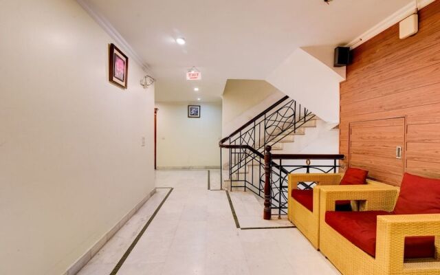 OYO 39725 Hotel Regent Continental