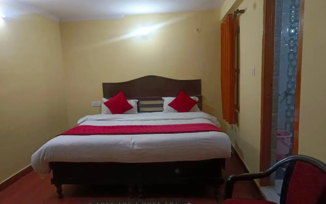 Goroomgo Chand Regency Nainital