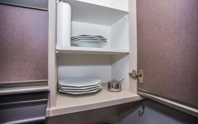 Studio com Cama e Sofá-Cama de Casal - ALL2011