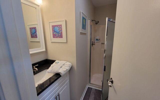 La Vista - 2 Br Condo