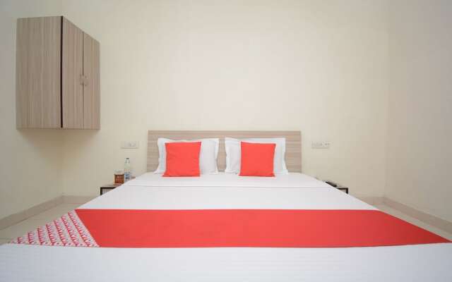 OYO 29034 Hotel Arora Inn