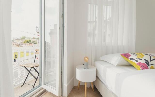 Vibrant Porto Apartments - Heroismo's Metro