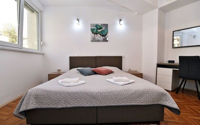 Apartment Fran Green & Blue