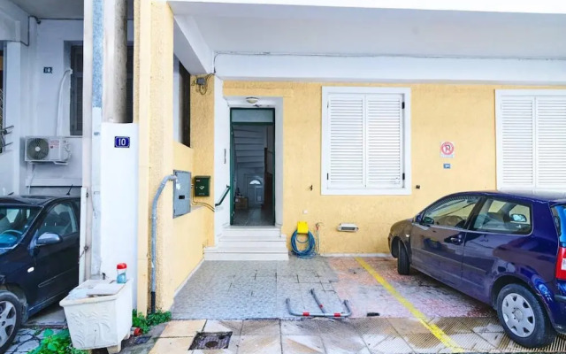 Spacious Central Apartment w h Free Parking Spaces