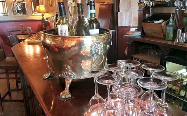 The Carre Arms Hotel