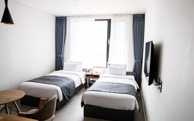 JK Blossom Hotel