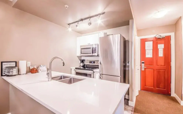 Spacious one Bedroom Suite in Whistler - 532