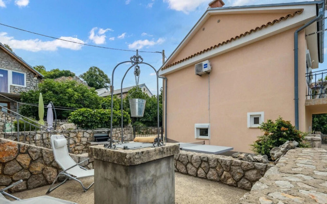 Awesome Home in Klenovica With 2 Bedrooms and Wifi