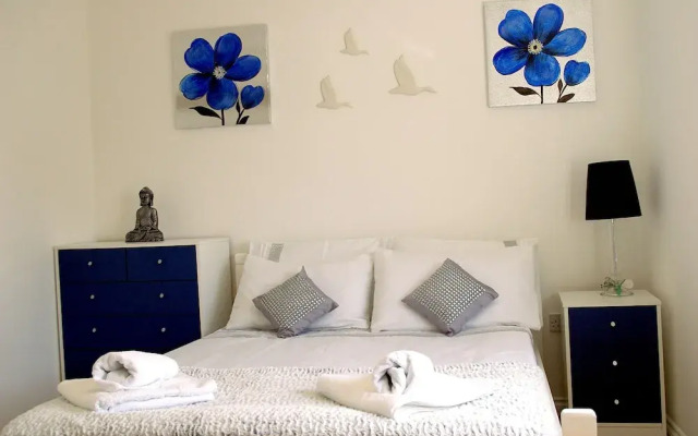 Ladysmith House - Full House