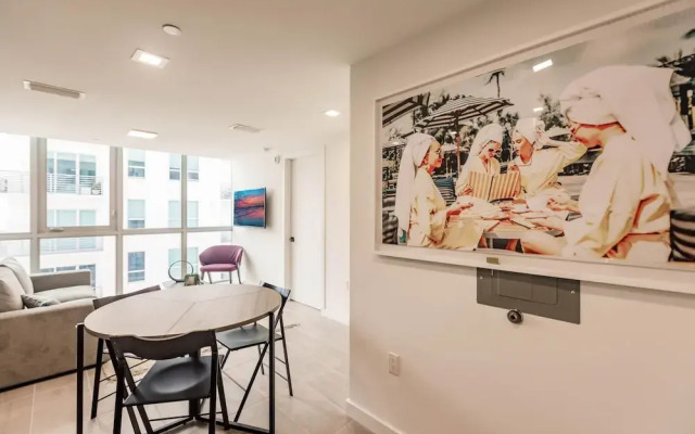 Modern Muse - Luxury Hotel Meets Miami Apartment