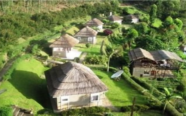 Bunyonyi Safaris Resort