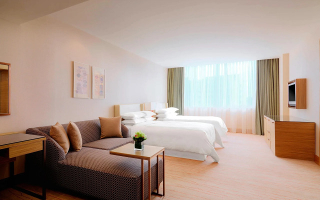 Four Points by Sheraton Shanghai, Daning