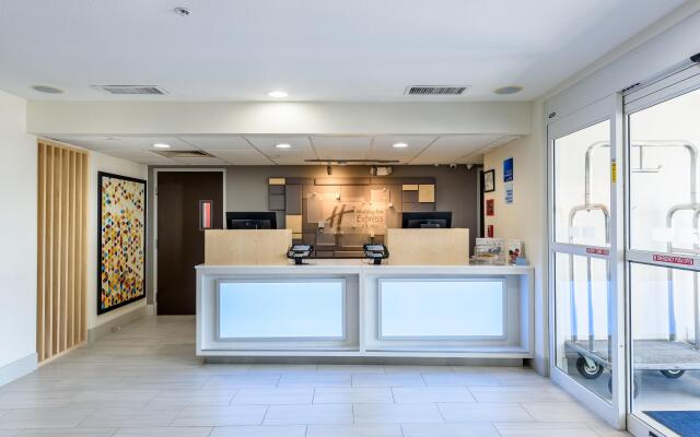 Holiday Inn Express Hotel & Suites Bastrop, an IHG Hotel