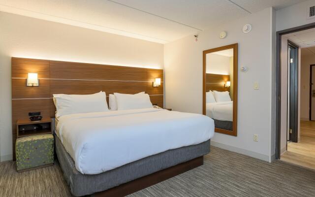 Holiday Inn Express Milwaukee-West Medical Center by IHG