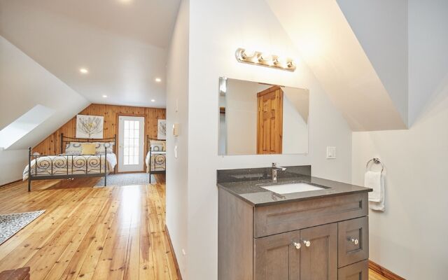 Grand Niagara Estate Lodge