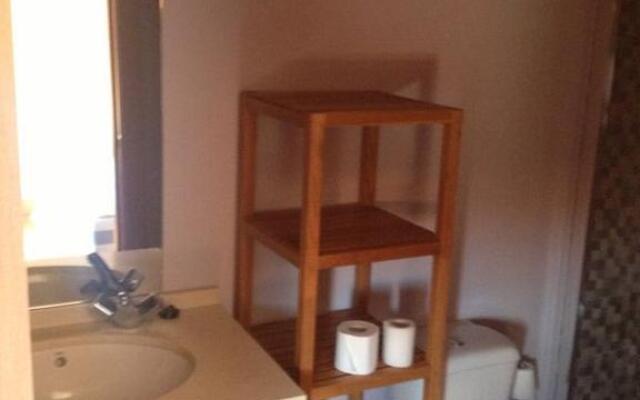 Apartamentos Emilia Feo León Gótico