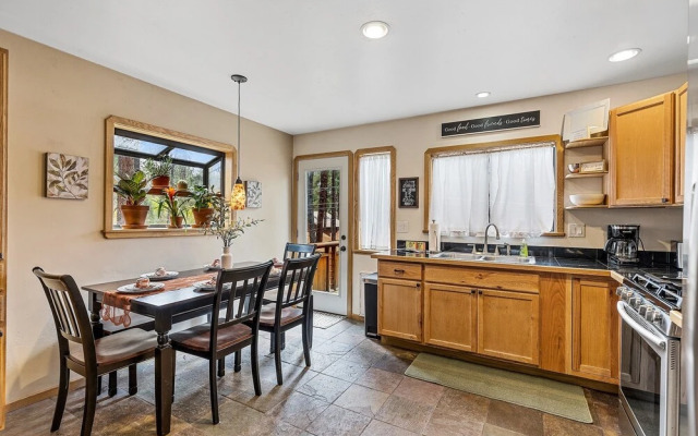 Pawnee Flagstaff 3 Bedroom Home by RedAwning