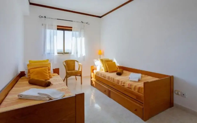 Alvor 2 Bedrooms Balcony Flat
