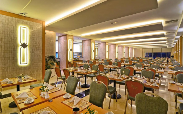 Korumar Deluxe Hotel