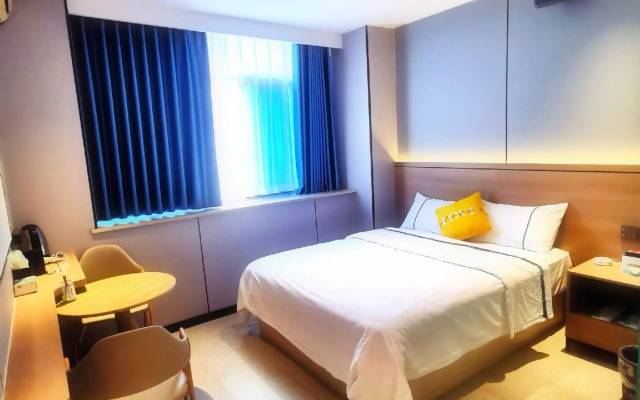 Yinhua Business Hotel (Wuhan Tongyi Street)