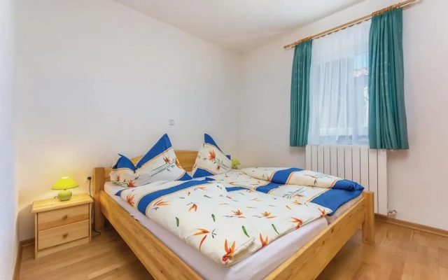 Stunning Home in Kapelica With Wifi and 4 Bedrooms