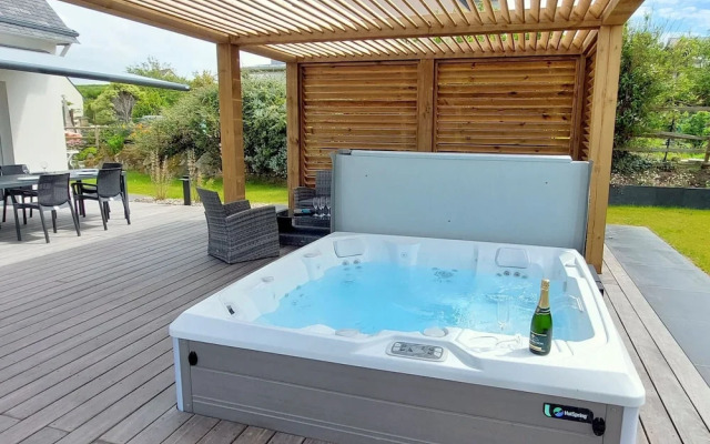 Holiday Home in Plouarzel Near Sandy Beaches