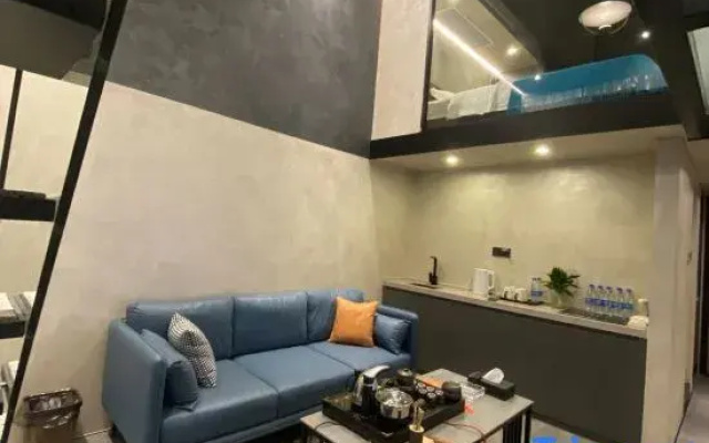 Zhuhai Low-key LOFT Suite Apartment (Huafa Shangdu Haiyin Youyicheng Branch)