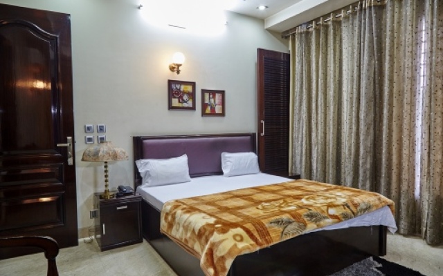 OYO Premium Chi Greater Noida