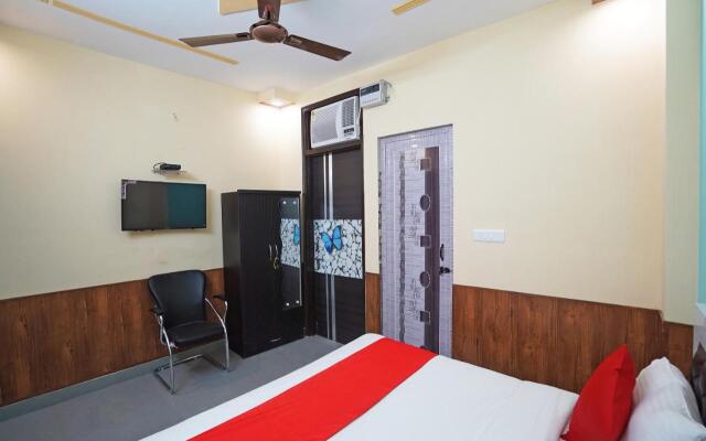 Qlark White Palace by OYO Rooms