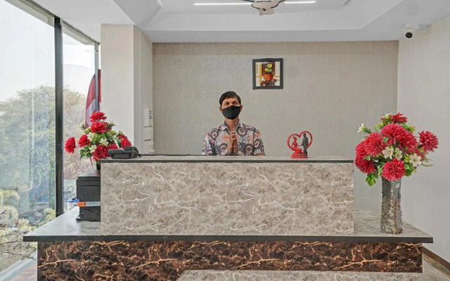 Capital O 85756 Hotel Santeria Inn