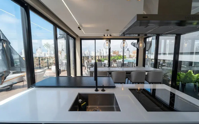 The Spot One By Xtay