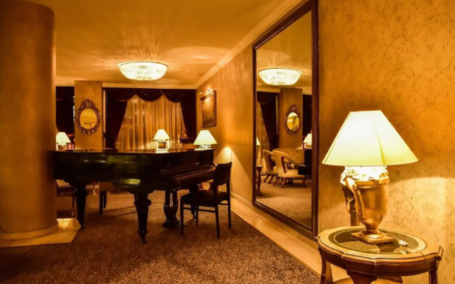 Gur Kent Hotel