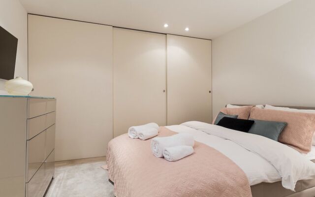 Bloom Field Court Apartments