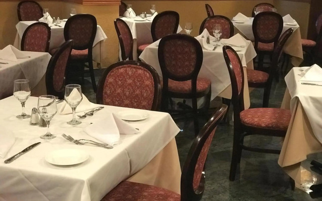 Meadowlands Plaza Hotel
