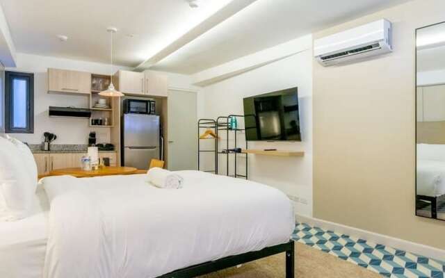 w Monochrome Loft in Santa Ana