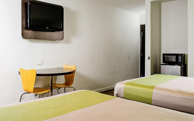 Motel 6 Modesto, CA - Downtown