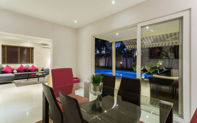 Luxury Pool Villa SRV