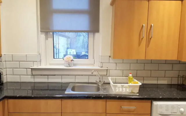 Dragon - Queen Vic House 2 Bedroom Home