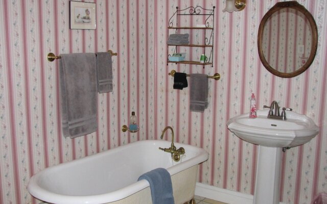 Vancleef Homestead Bed & Breakfast