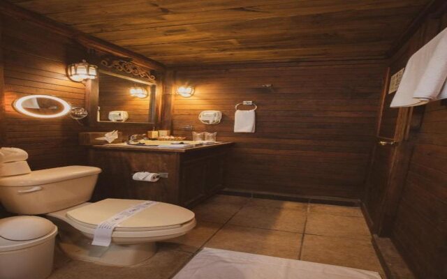 Petit Lafitte Hotel