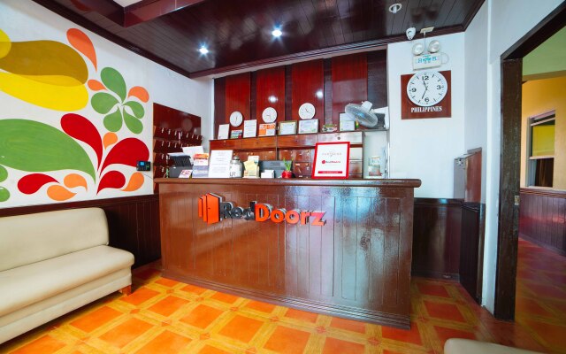 RedDoorz near Walking Street Angeles City