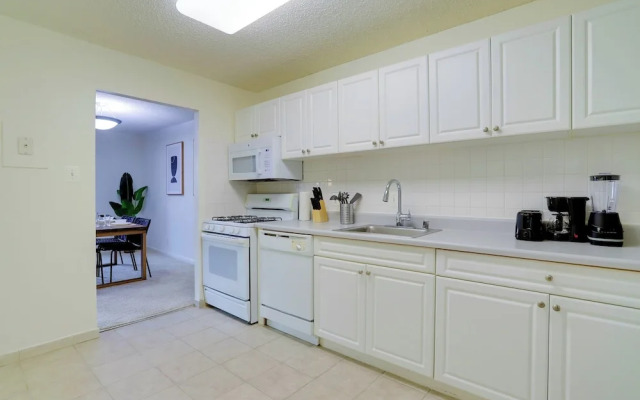 Close to Airport in Crystal City