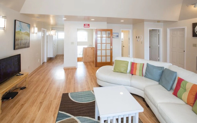 Oceanfront Villa - 12 Br Home