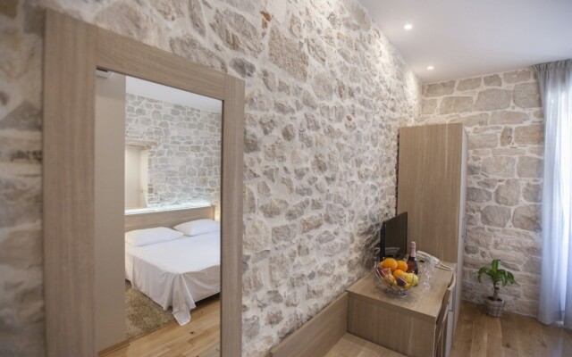 Tifani Luxury Rooms 2