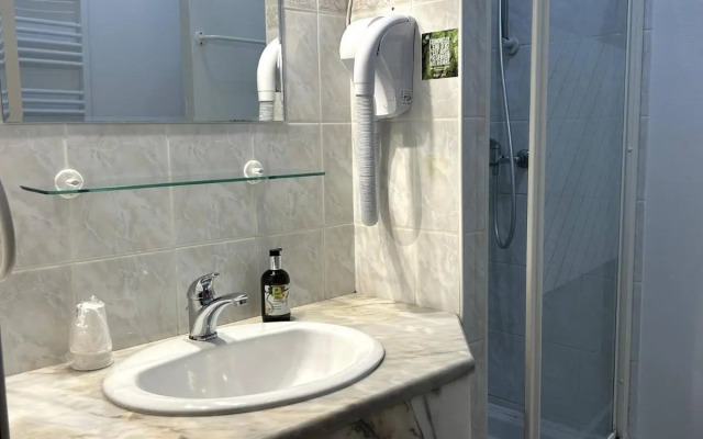 Logis Auberge Le Colombien - Hôtel Restaurant