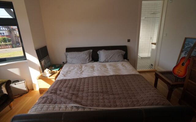 3 Bedroom House in Kensal Rise