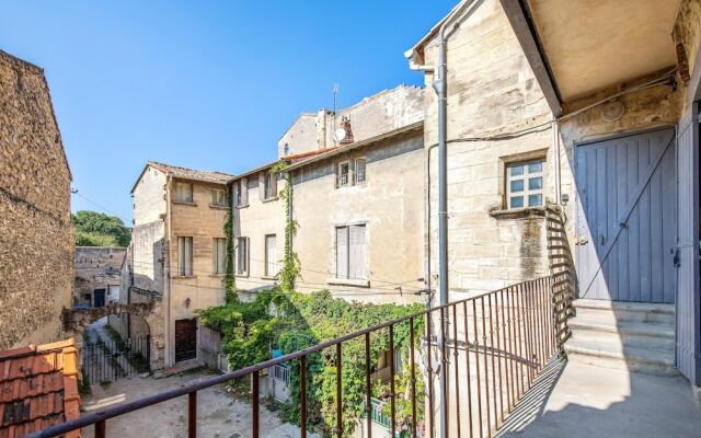 Studio in Villeneuve-lès-avignon, With Balcony