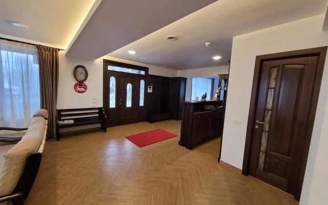 Casa Aryana