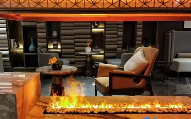 Conrab L Hotel