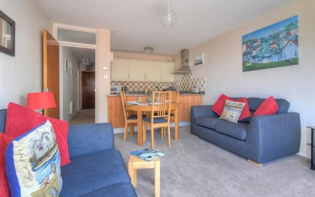 4 Bay View Court